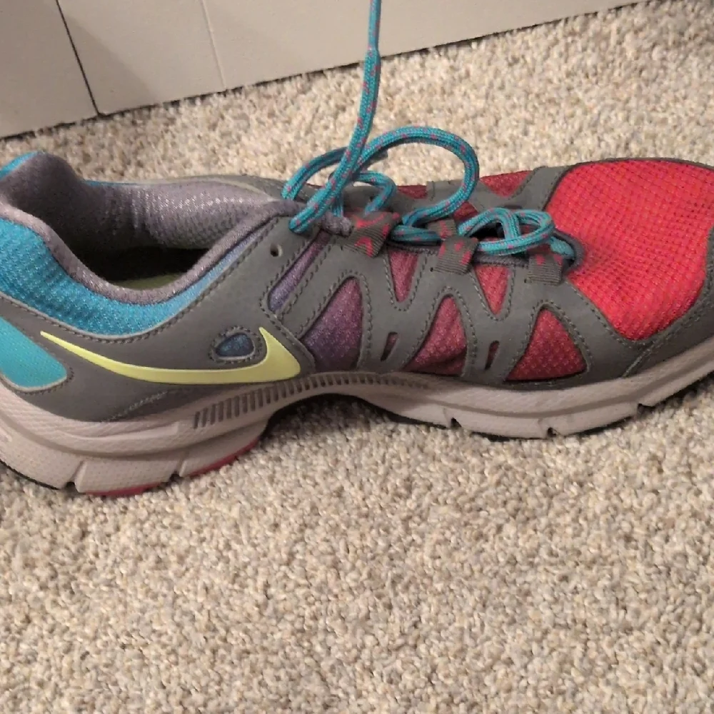 Nike Women's  Pink and Teal Trail Shoes - Picture 6 of 9